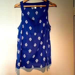 Old Navy sleeveless flowy tank size large